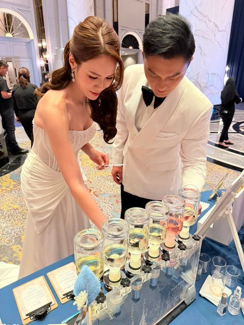 Couple at a gala Perfume Bar