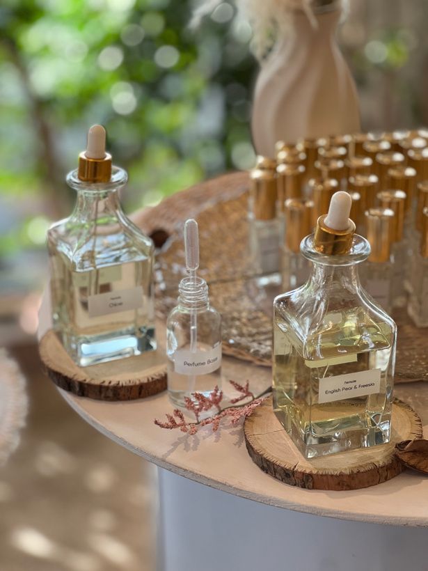 Dropper bottles on wooden slices